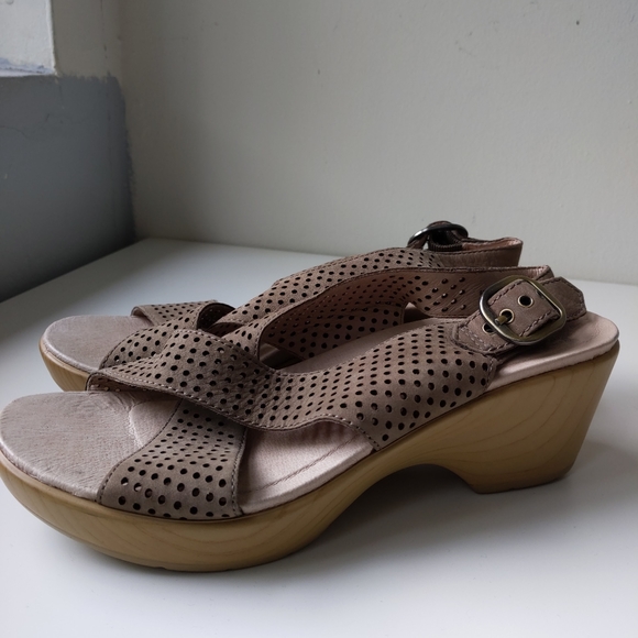 dansko jacinda size 38